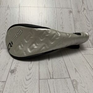 TaylorMade Golf Qi35 Fairway Wood Head Cover Golf Club Cover #2 26010 Silver